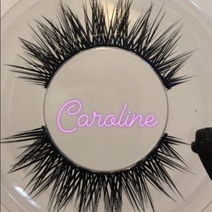 Lashes in Caroline